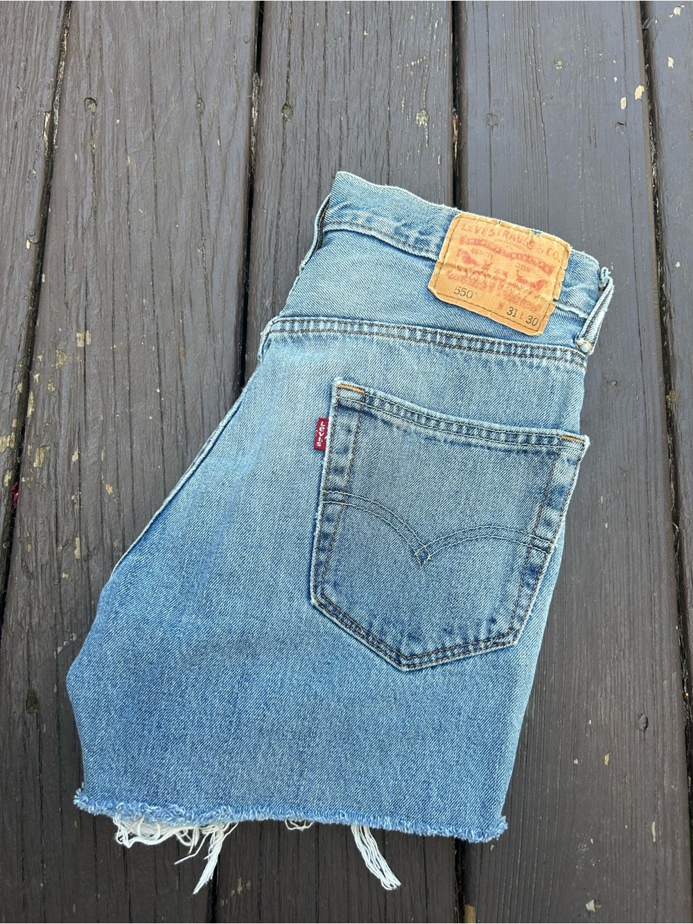 Vintage Levi's 550 Shorts - Picture 4 of 7
